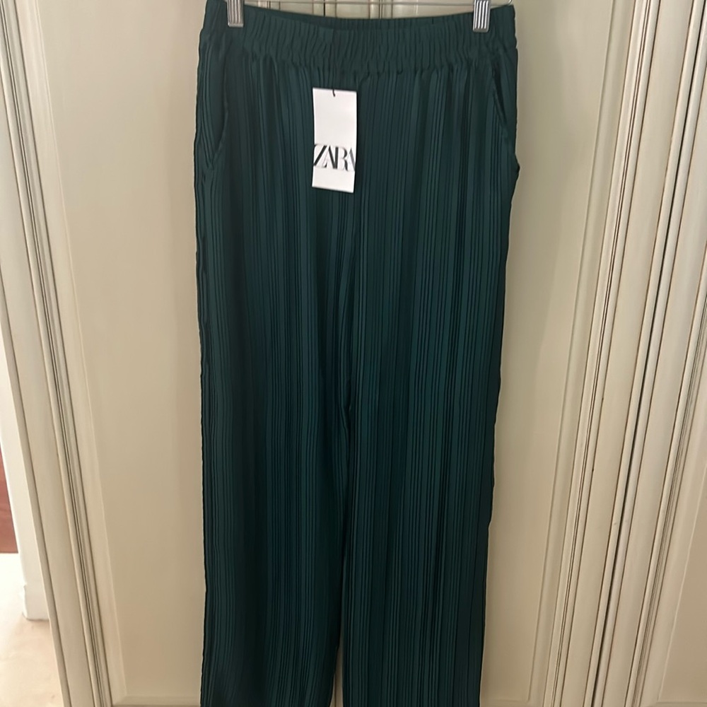 NWT Zara silk ribbed pants. Emerald green. Size xs